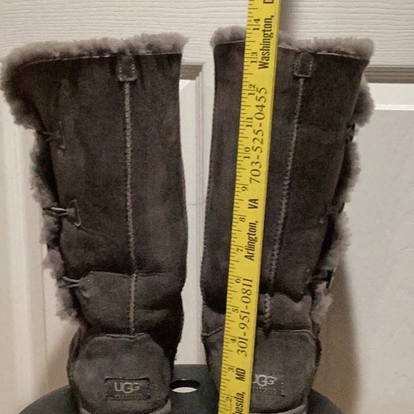 UGG Bailey Button Triplet II Boots - Size 8 - Picture 7 of 12